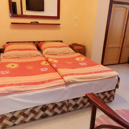 Kastely アパート *